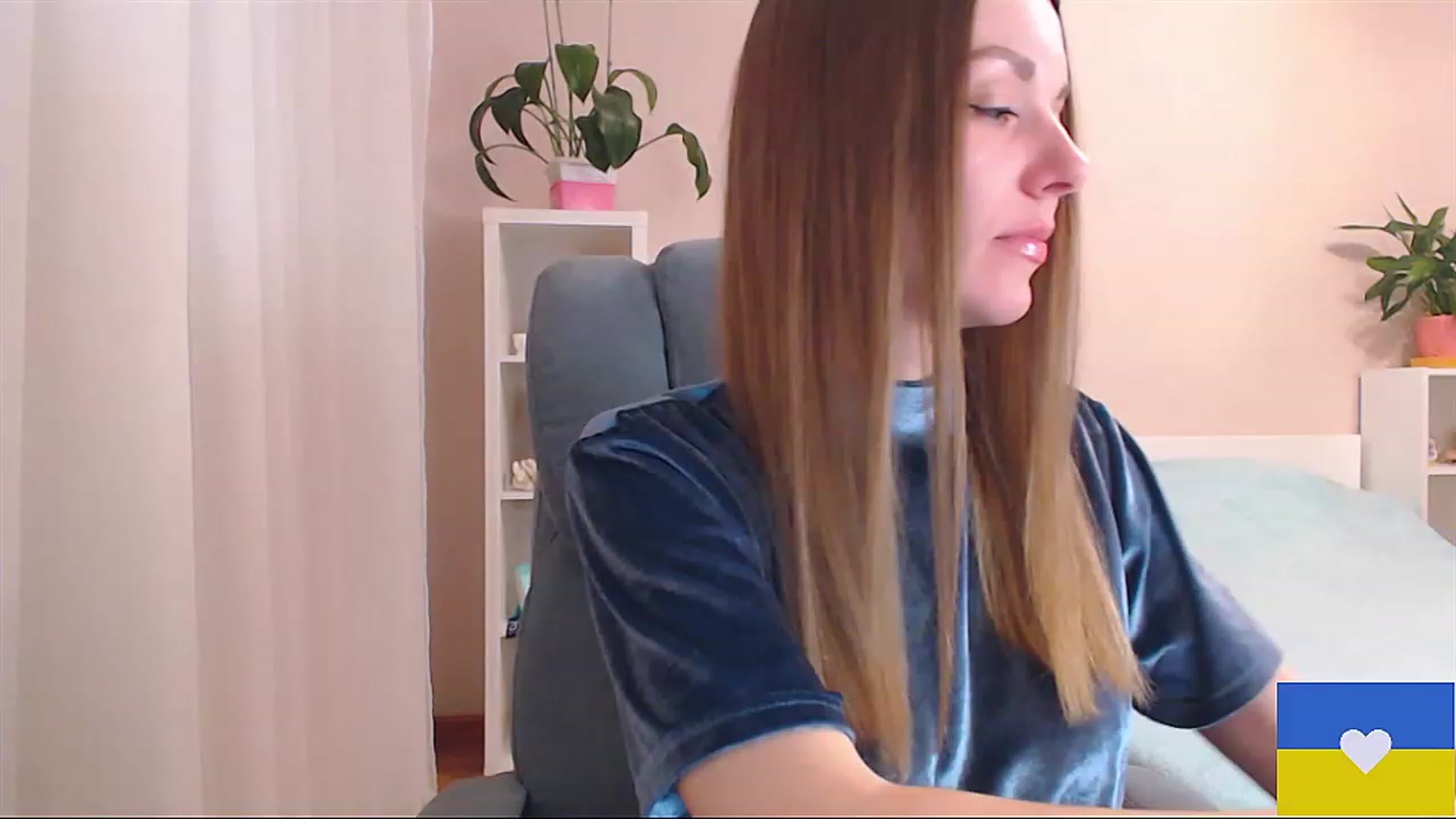 Gallery image thumbnail from Divine_Phenix's myfreecams stream on, 02/23/2023, 20:10 image 1 of 20