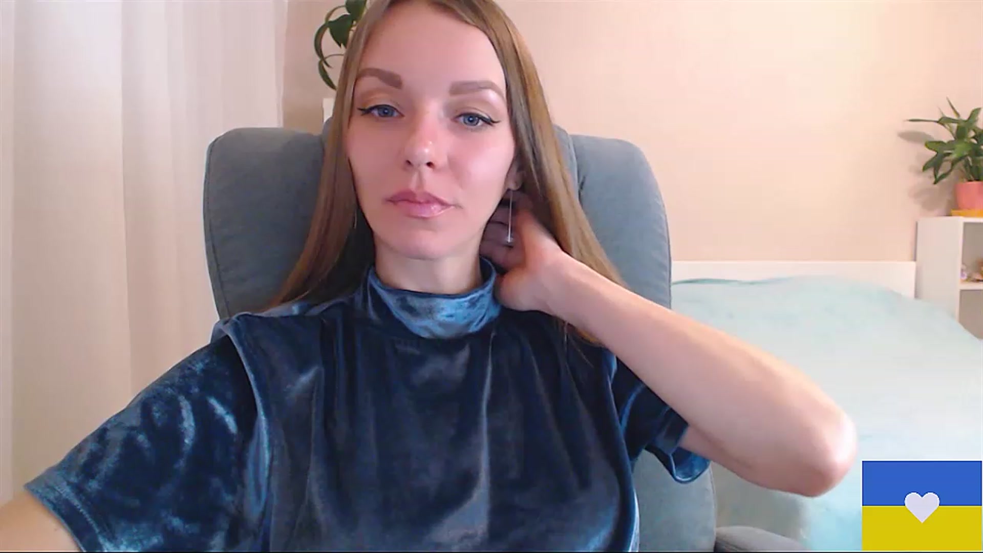 Gallery image thumbnail from Divine_Phenix's myfreecams stream on, 02/23/2023, 20:10 image 16 of 20
