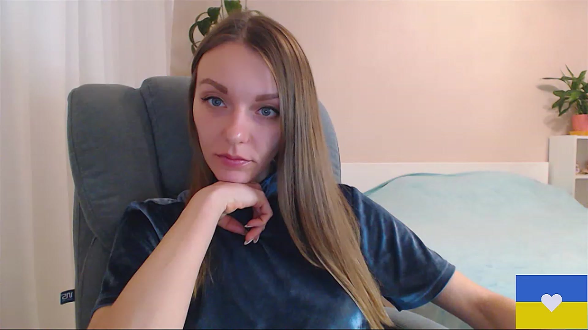 Gallery image thumbnail from Divine_Phenix's myfreecams stream on, 02/23/2023, 22:10 image 7 of 20