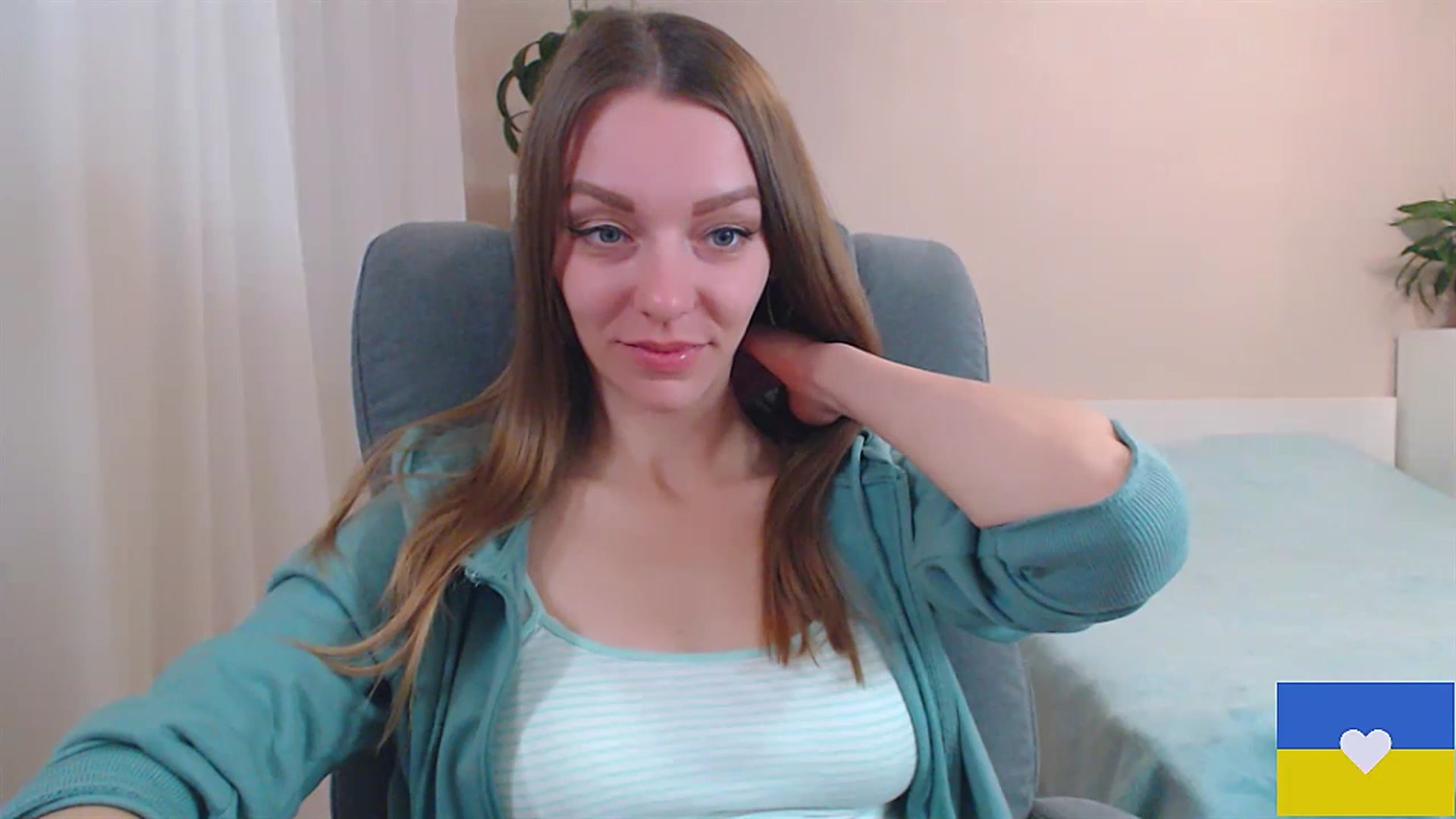 Gallery image thumbnail from Divine_Phenix's myfreecams stream on, 03/22/2023, 19:35 image 8 of 20