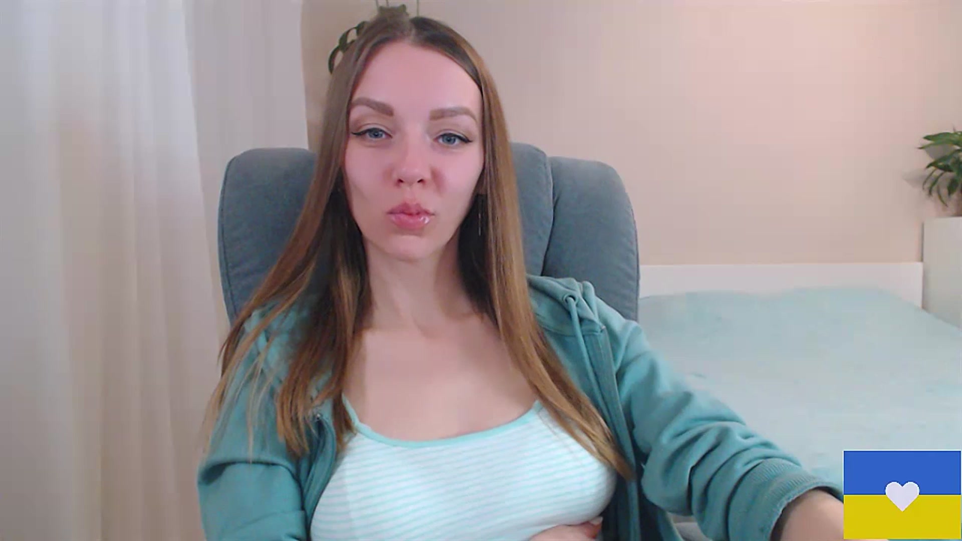 Gallery image thumbnail from Divine_Phenix's myfreecams stream on, 03/22/2023, 19:35 image 18 of 20