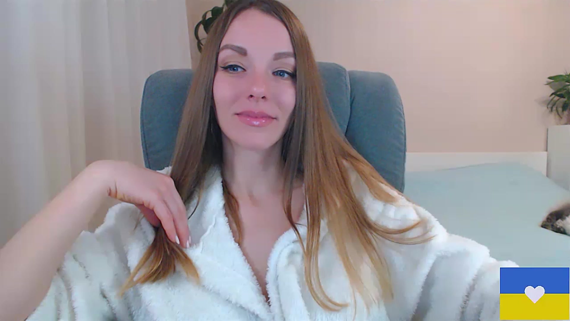 Gallery image thumbnail from Divine_Phenix's myfreecams stream on, 03/23/2023, 20:26 image 6 of 20