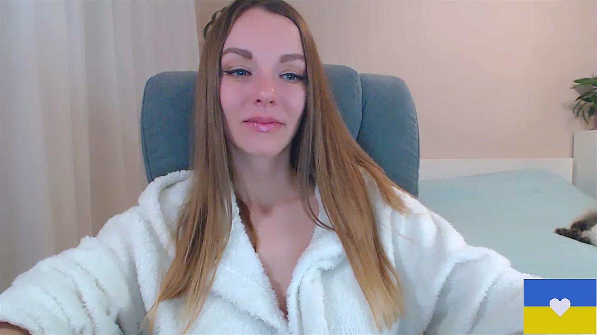 Gallery image thumbnail from Divine_Phenix's myfreecams stream on, 03/23/2023, 20:26 image 10 of 20