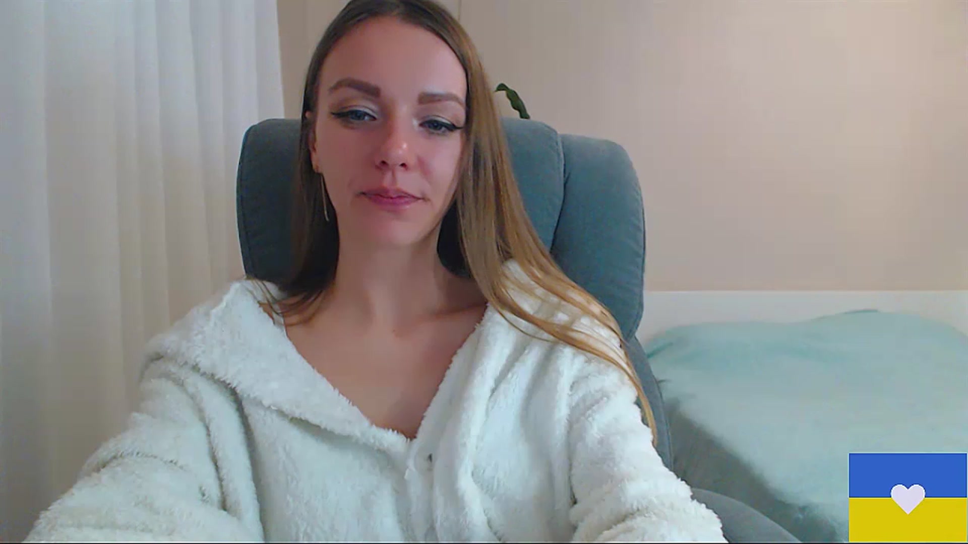 Gallery image thumbnail from Divine_Phenix's myfreecams stream on, 04/02/2023, 21:16 image 1 of 20