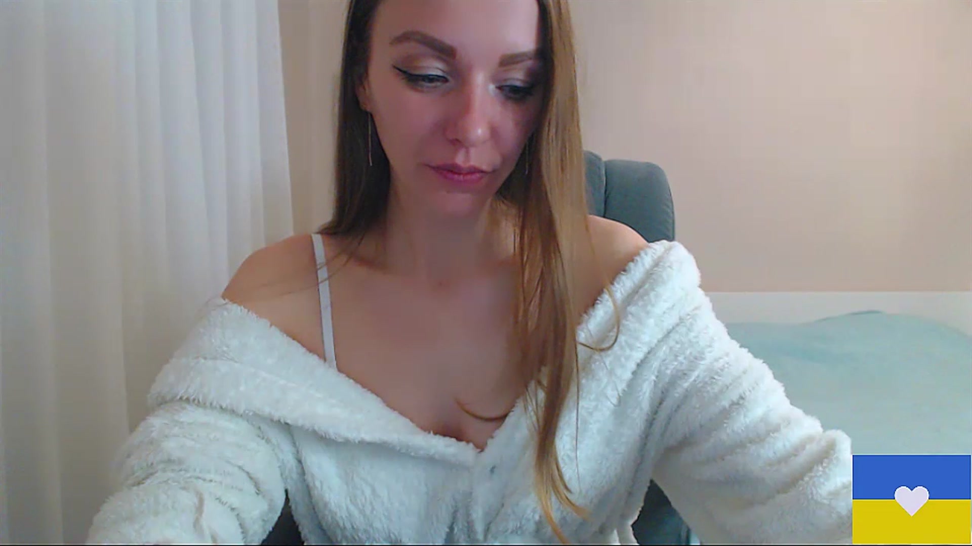 Gallery image thumbnail from Divine_Phenix's myfreecams stream on, 04/02/2023, 21:16 image 6 of 20