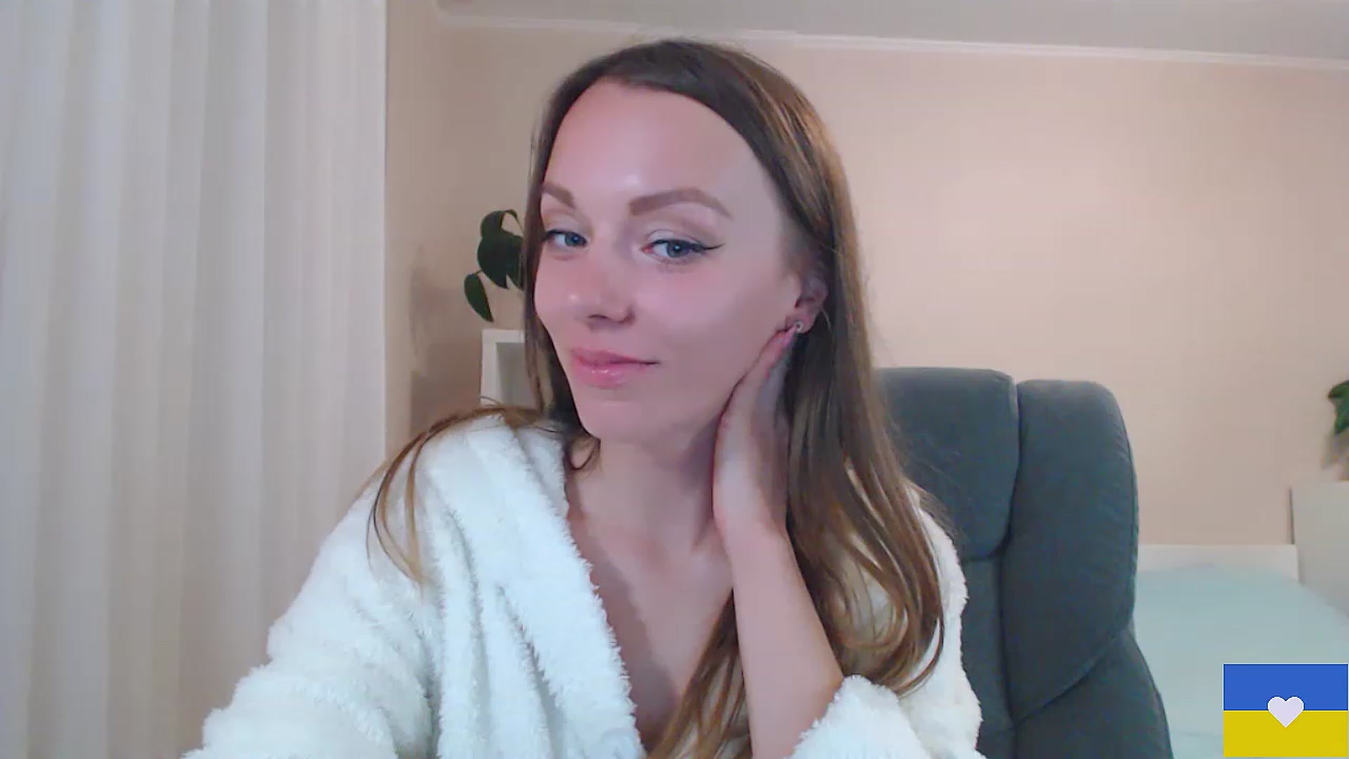 Gallery image thumbnail from Divine_Phenix's myfreecams stream on, 05/02/2023, 20:20 image 10 of 20
