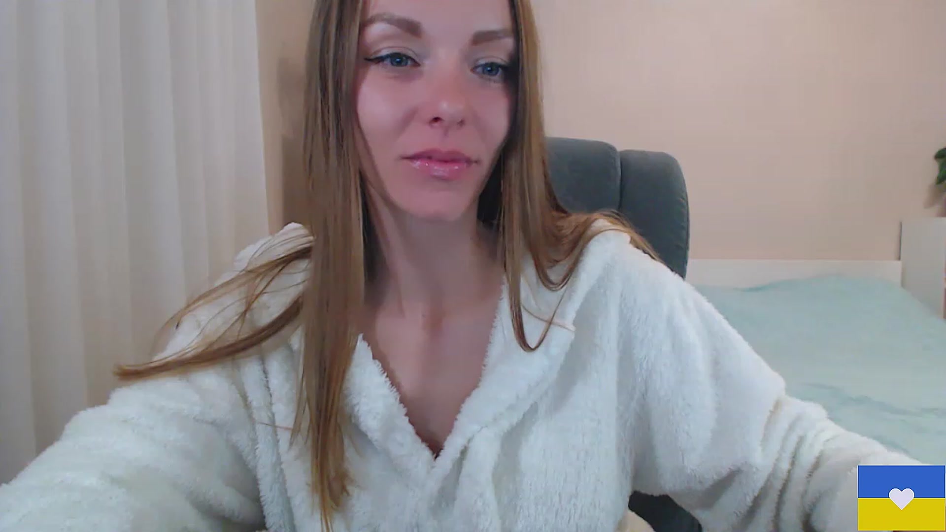 Gallery image thumbnail from Divine_Phenix's myfreecams stream on, 05/02/2023, 20:20 image 4 of 20