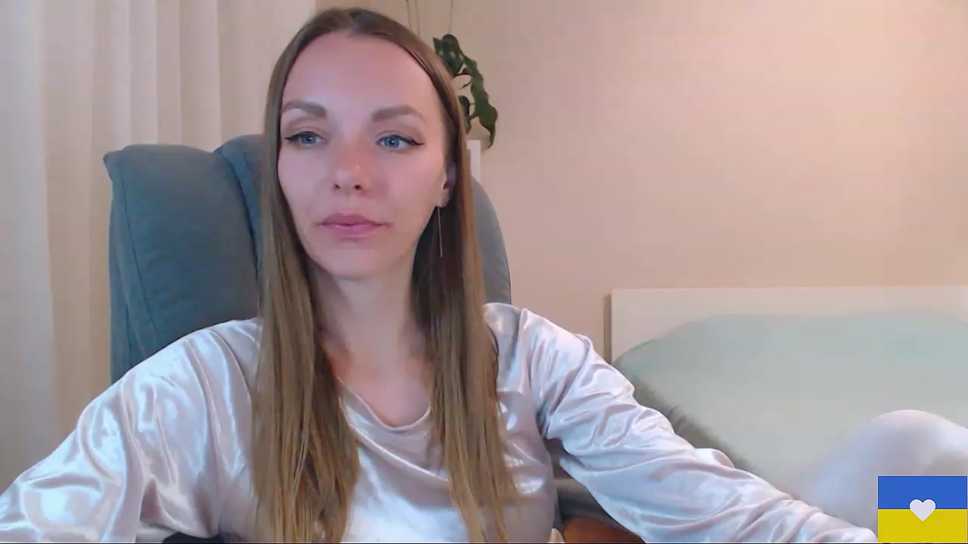 Gallery image thumbnail from Divine_Phenix's myfreecams stream on, 05/09/2023, 20:36 image 10 of 20