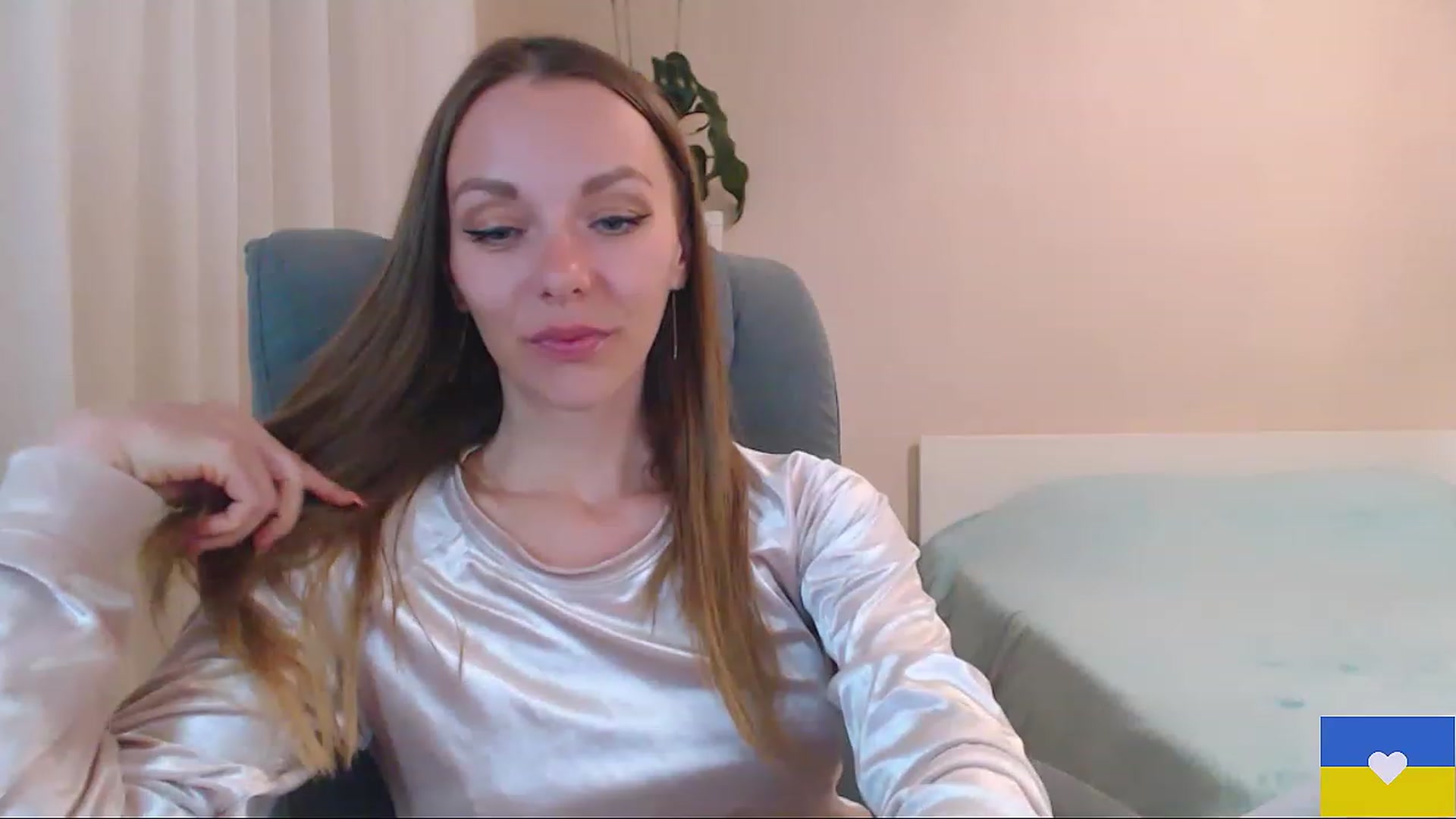 Gallery image thumbnail from Divine_Phenix's myfreecams stream on, 05/09/2023, 20:36 image 3 of 20