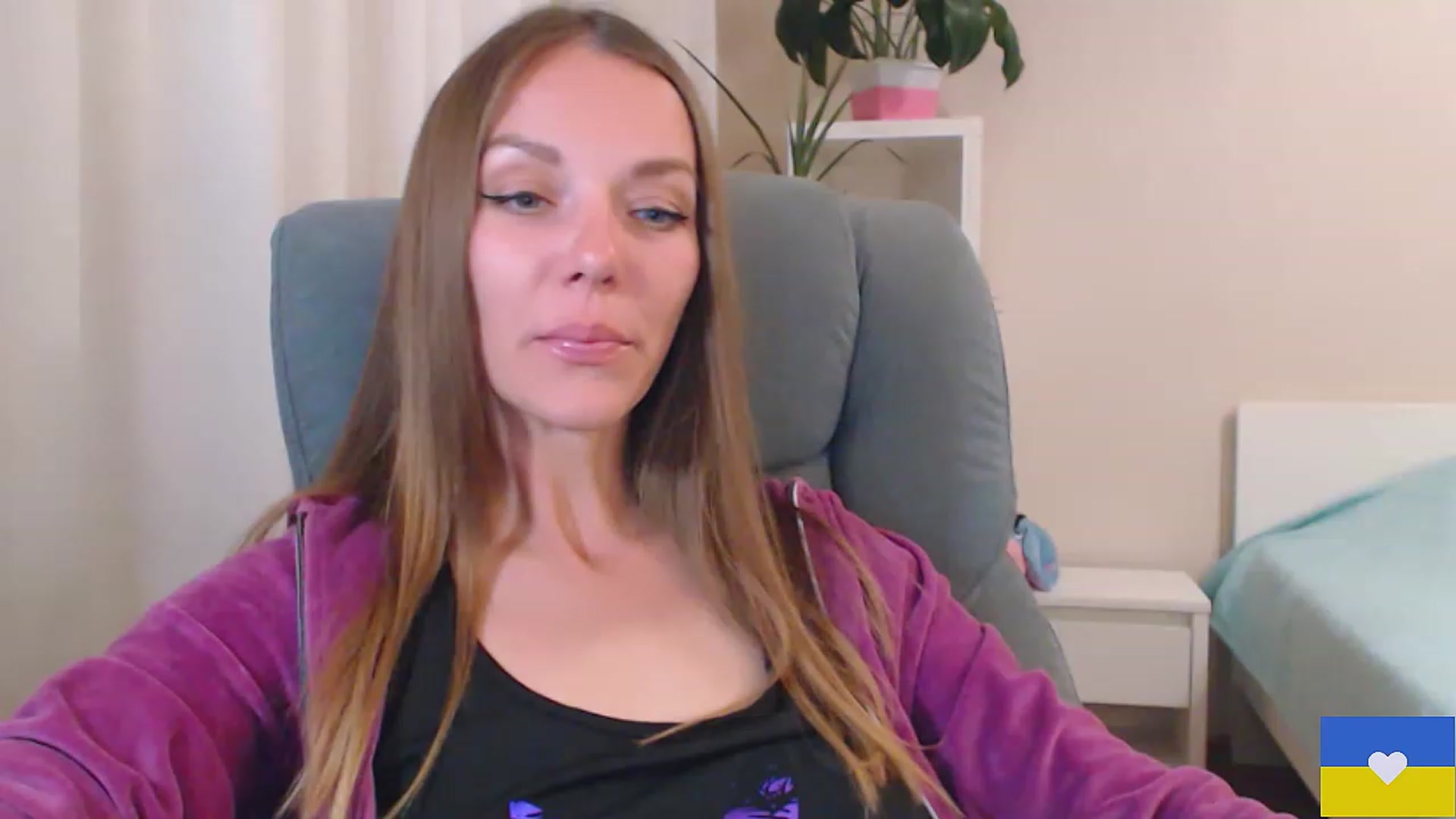 Gallery image thumbnail from Divine_Phenix's myfreecams stream on, 05/31/2023, 18:54 image 15 of 20