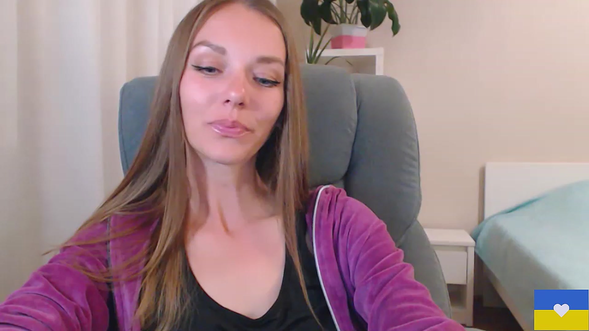 Gallery image thumbnail from Divine_Phenix's myfreecams stream on, 05/31/2023, 18:54 image 7 of 20