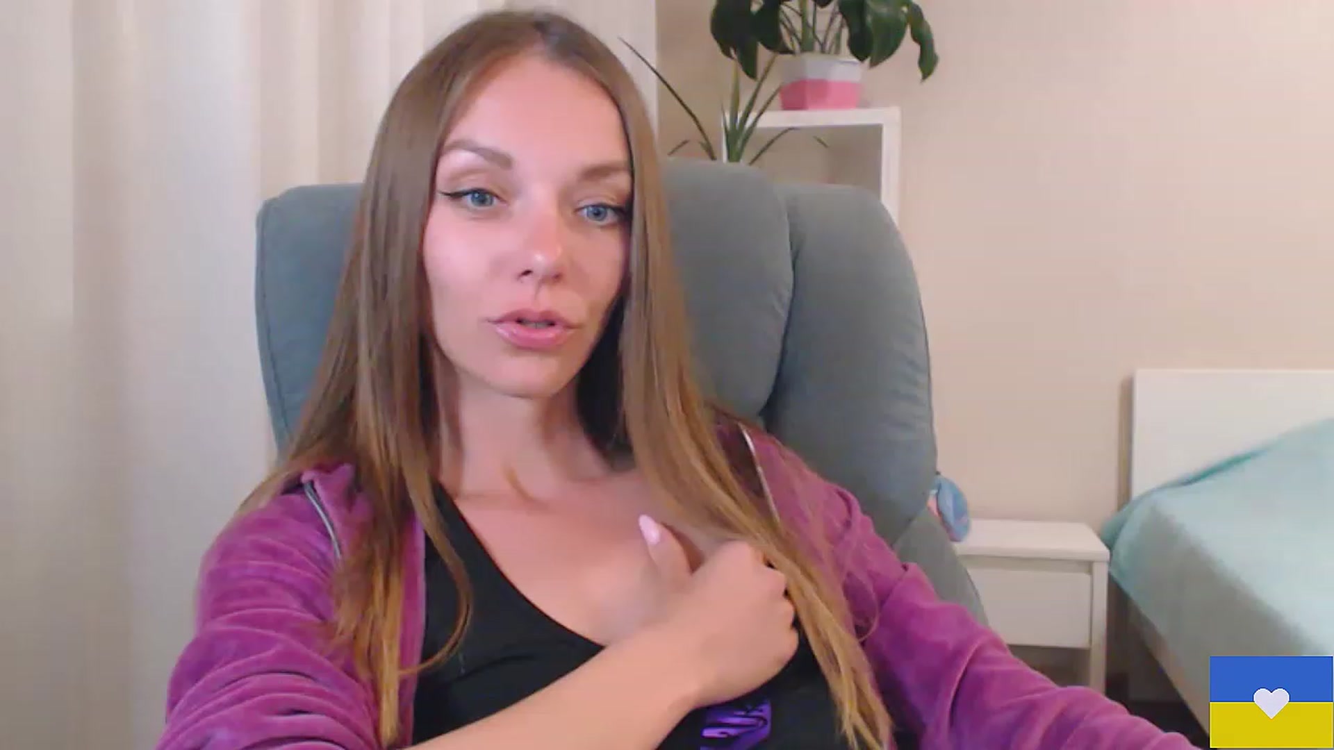 Gallery image thumbnail from Divine_Phenix's myfreecams stream on, 05/31/2023, 18:54 image 14 of 20