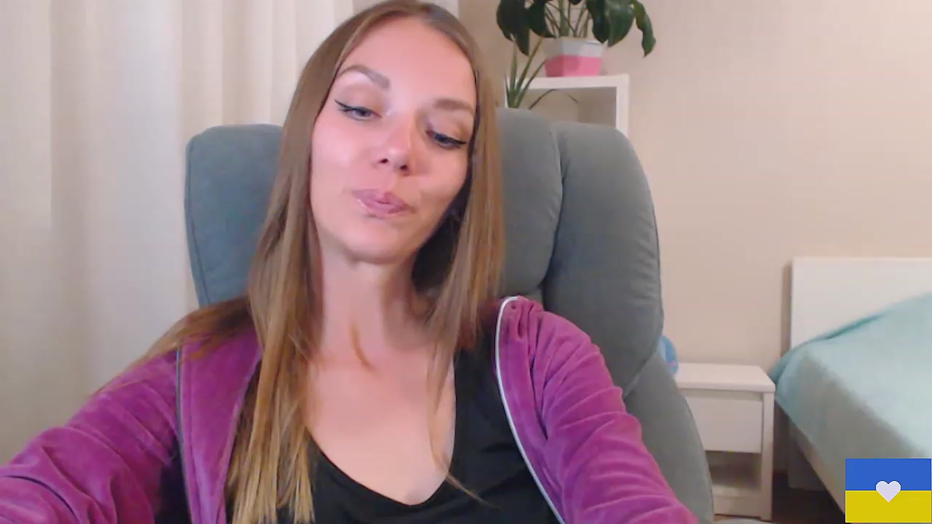 Gallery image thumbnail from Divine_Phenix's myfreecams stream on, 05/31/2023, 18:54 image 13 of 20