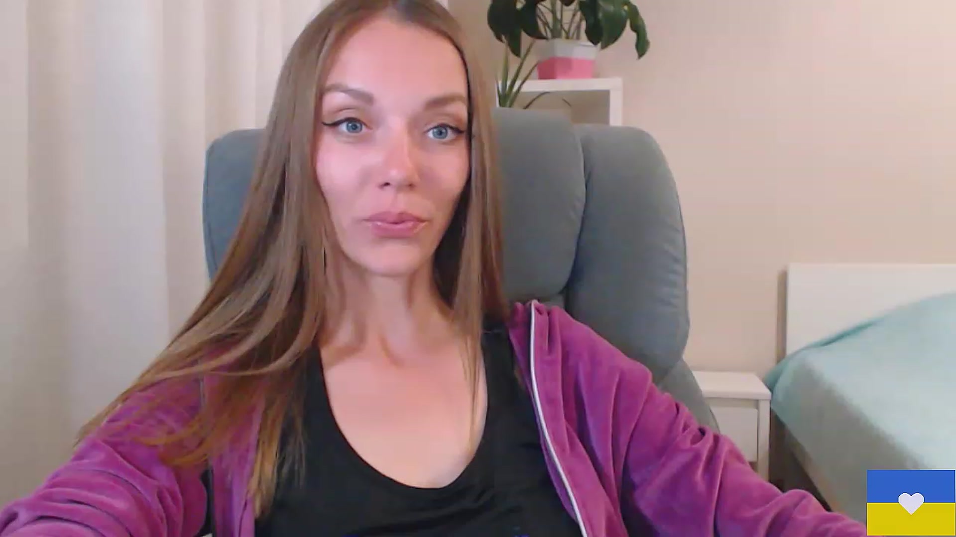 Gallery image thumbnail from Divine_Phenix's myfreecams stream on, 05/31/2023, 18:54 image 4 of 20