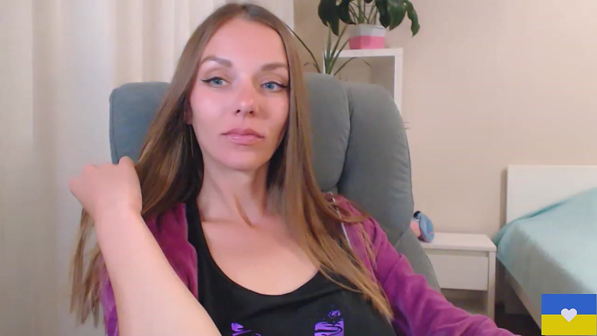 Gallery image thumbnail from Divine_Phenix's myfreecams stream on, 05/31/2023, 18:54 image 17 of 20