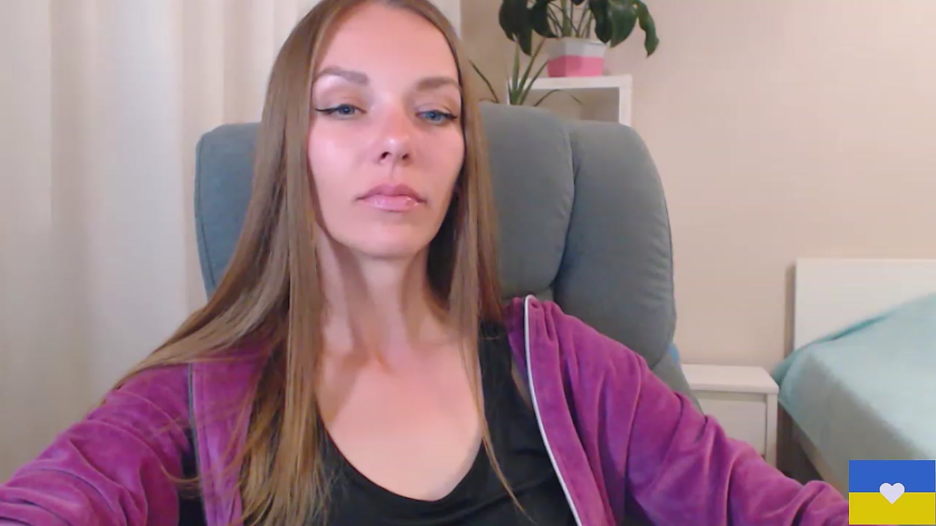 Gallery image thumbnail from Divine_Phenix's myfreecams stream on, 05/31/2023, 18:54 image 9 of 20