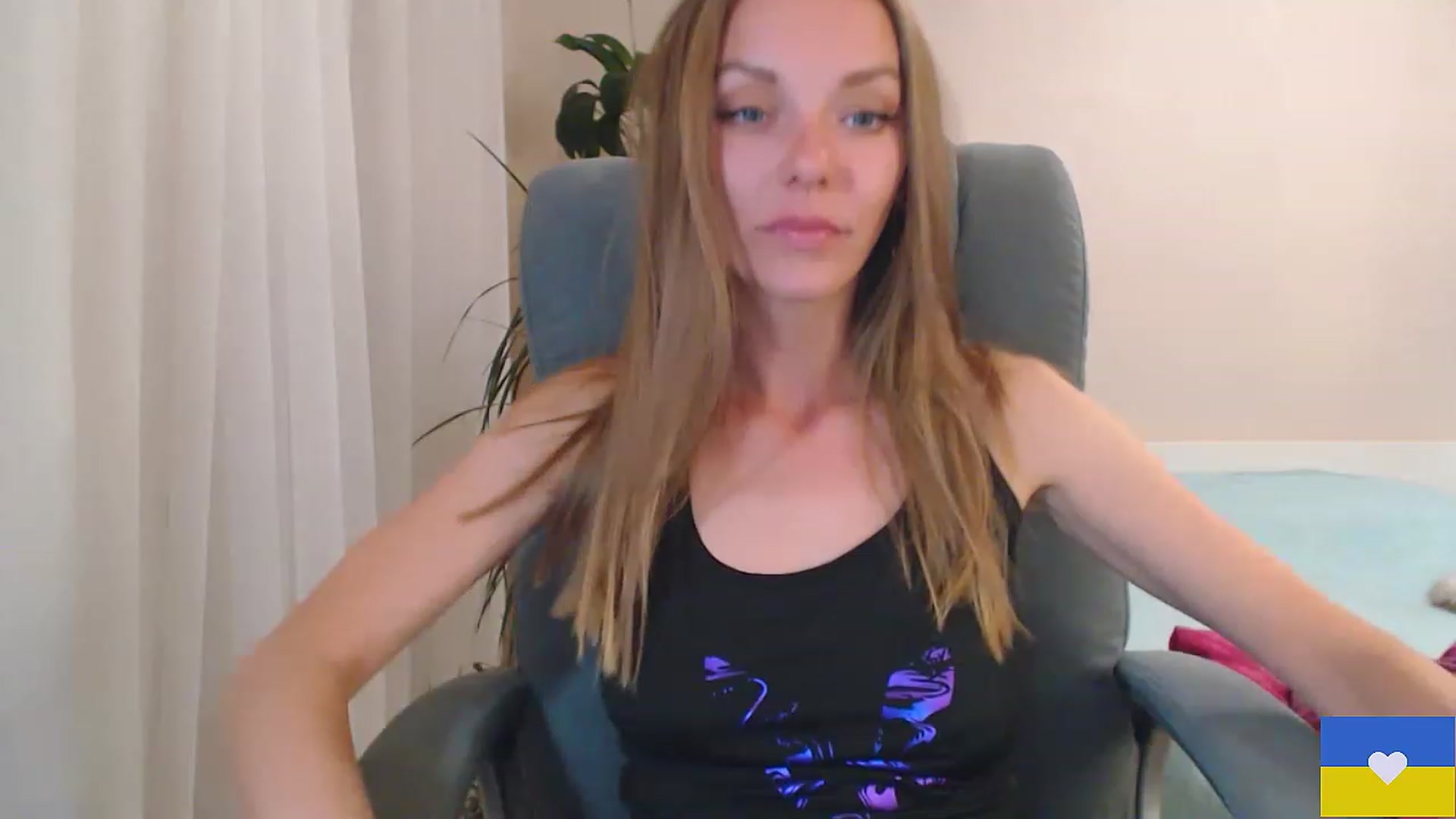 Gallery image thumbnail from Divine_Phenix's myfreecams stream on, 05/31/2023, 20:05 image 16 of 20