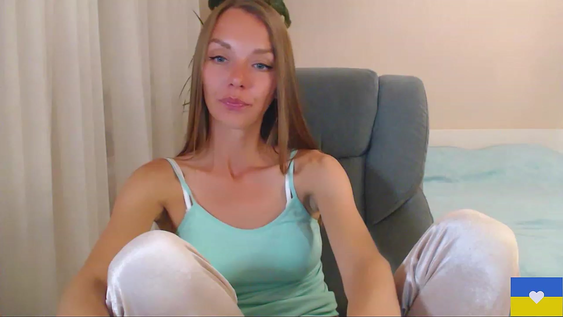 Gallery image thumbnail from Divine_Phenix's myfreecams stream on, 06/09/2023, 21:05 image 4 of 20
