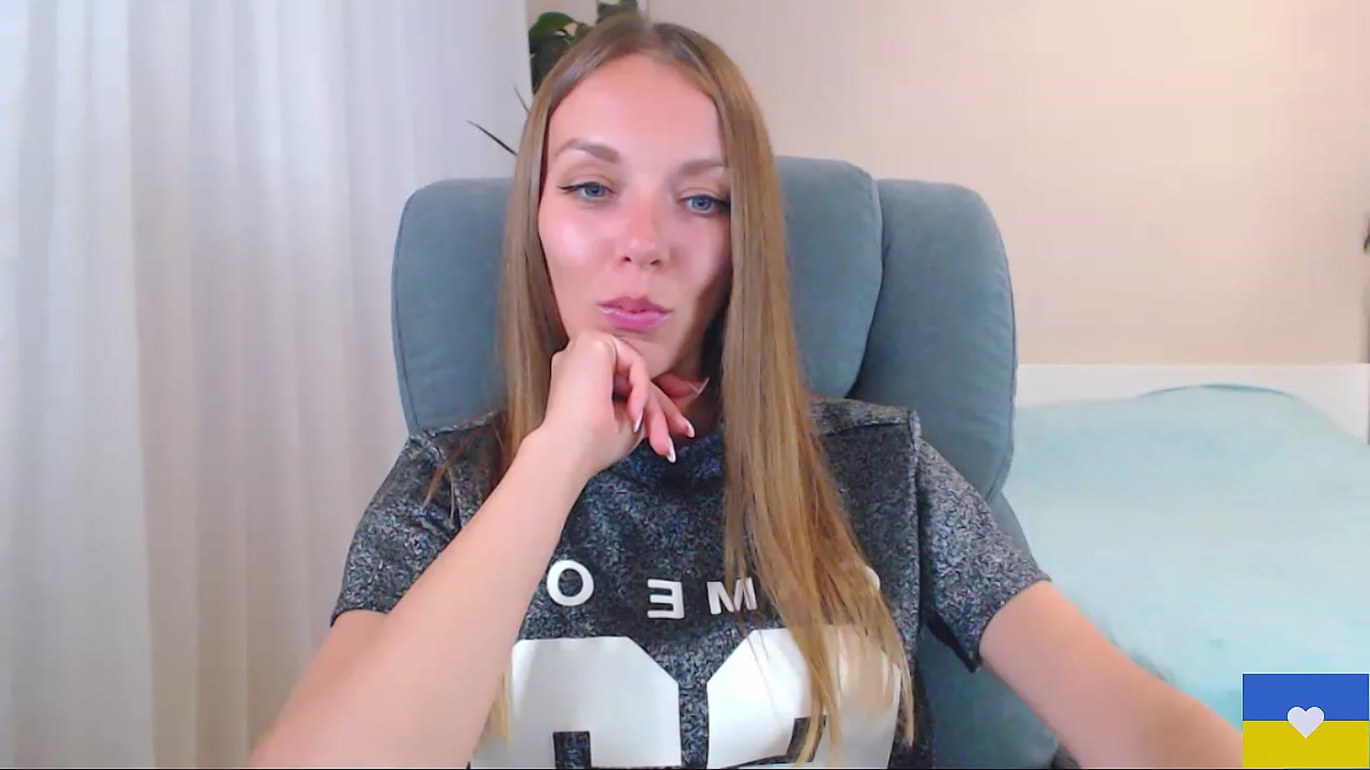 Gallery image thumbnail from Divine_Phenix's myfreecams stream on, 06/12/2023, 17:54 image 13 of 20