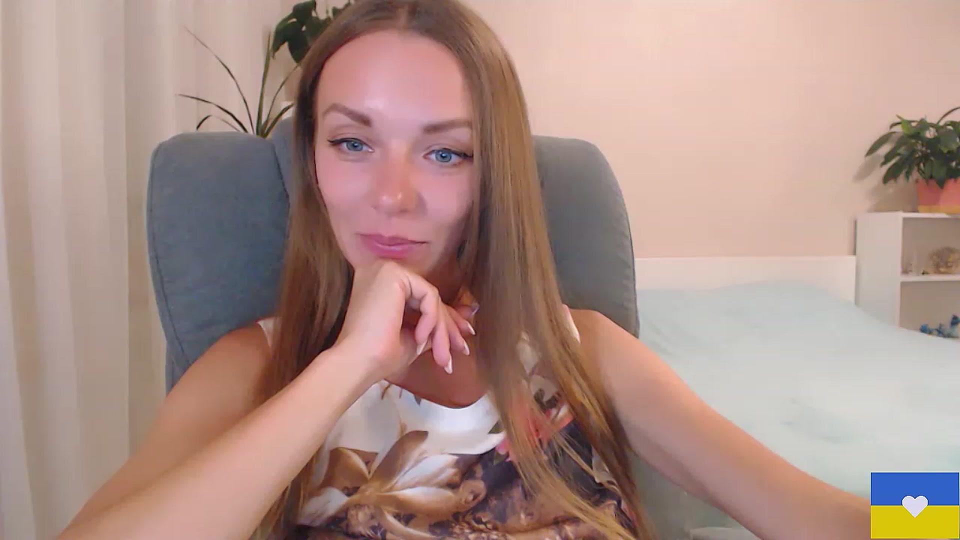 Gallery image thumbnail from Divine_Phenix's myfreecams stream on, 07/03/2023, 20:11 image 2 of 20