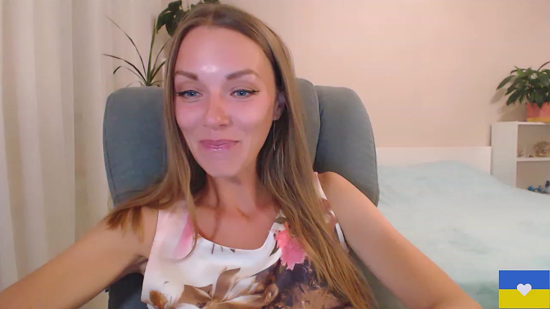 Gallery image thumbnail from Divine_Phenix's myfreecams stream on, 07/03/2023, 20:11 image 8 of 20