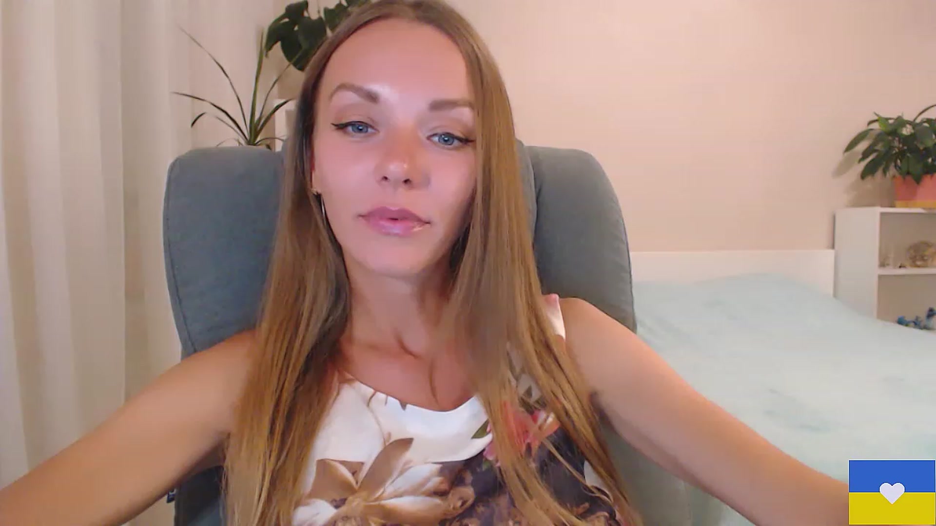 Gallery image thumbnail from Divine_Phenix's myfreecams stream on, 07/03/2023, 20:11 image 4 of 20