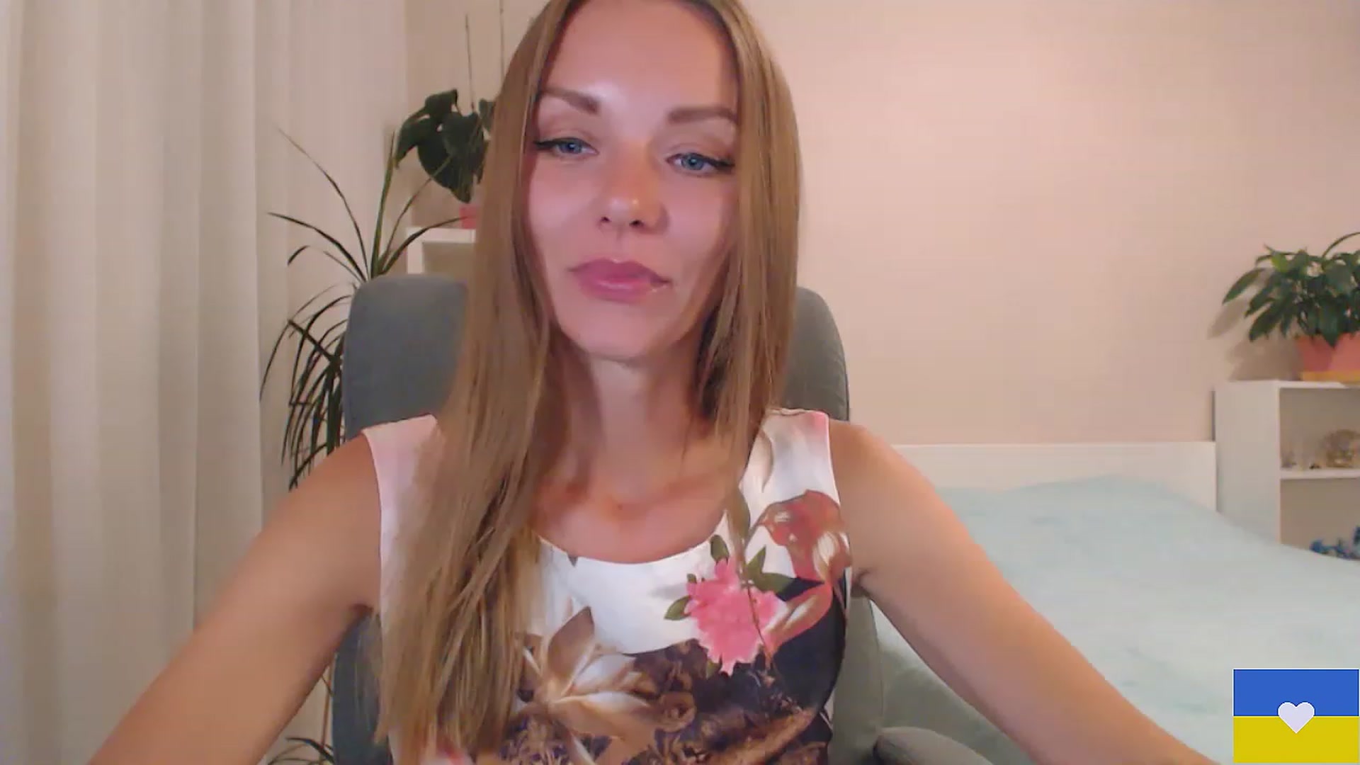 Gallery image thumbnail from Divine_Phenix's myfreecams stream on, 07/03/2023, 21:23 image 1 of 20