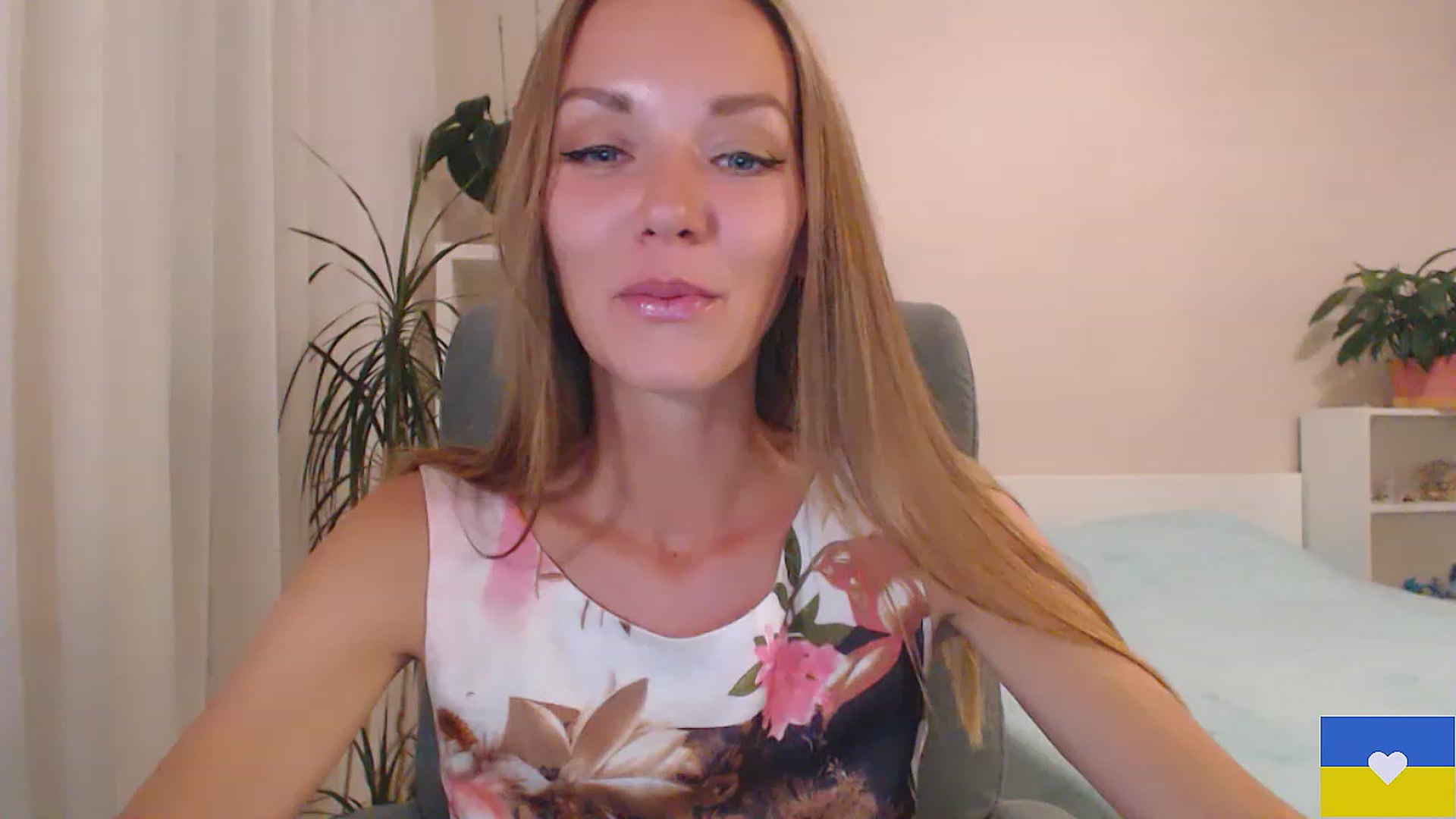 Gallery image thumbnail from Divine_Phenix's myfreecams stream on, 07/03/2023, 21:23 image 3 of 20
