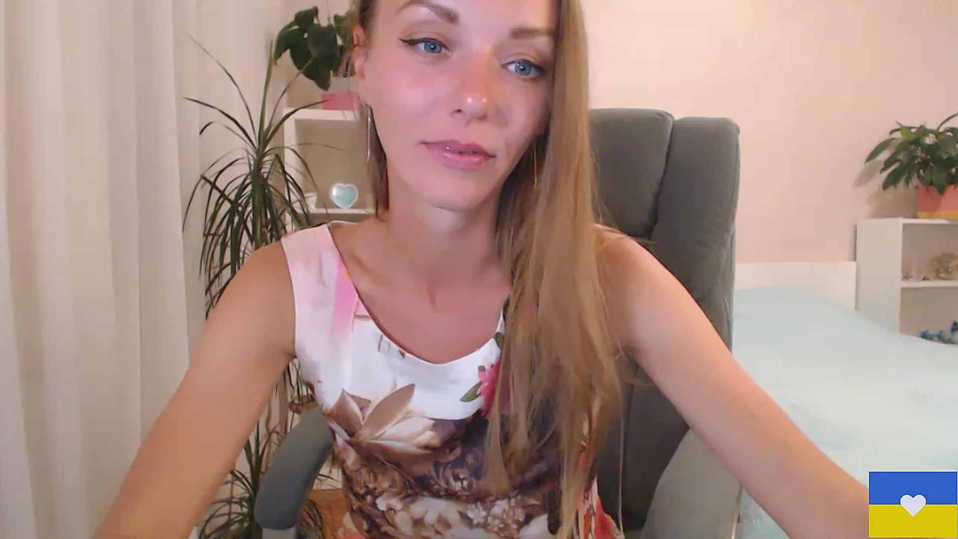 Gallery image thumbnail from Divine_Phenix's myfreecams stream on, 07/03/2023, 21:23 image 4 of 20