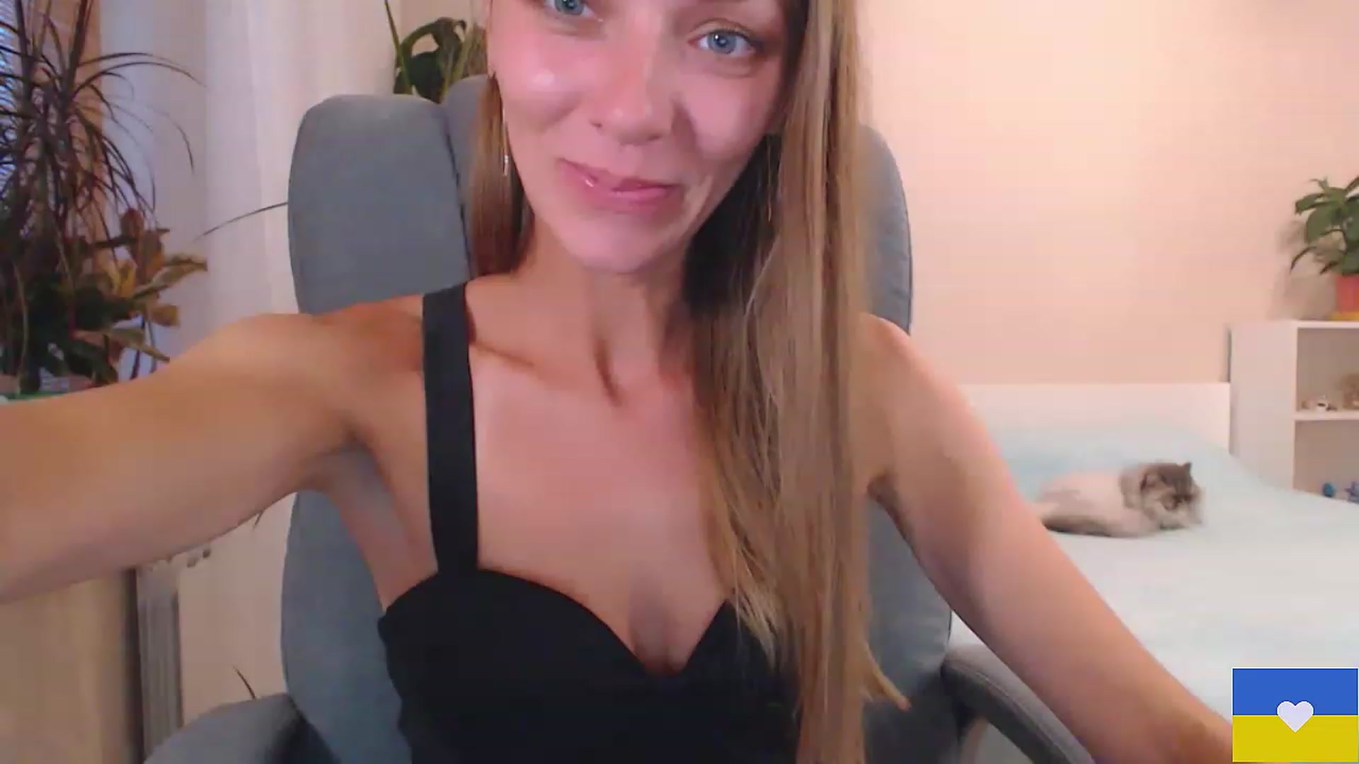 Gallery image thumbnail from Divine_Phenix's myfreecams stream on, 07/11/2023, 18:26 image 4 of 20