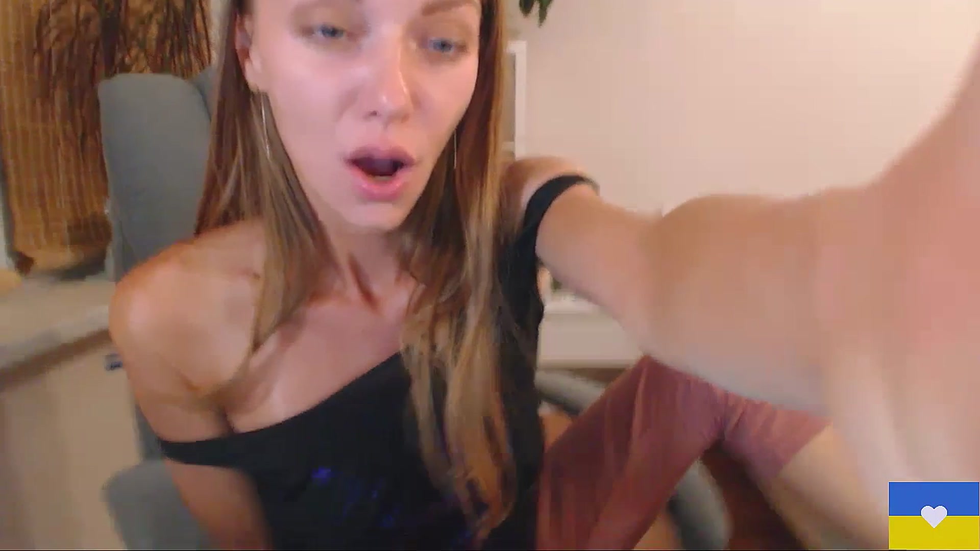 Gallery image thumbnail from Divine_Phenix's myfreecams stream on, 07/17/2023, 21:44 image 7 of 20