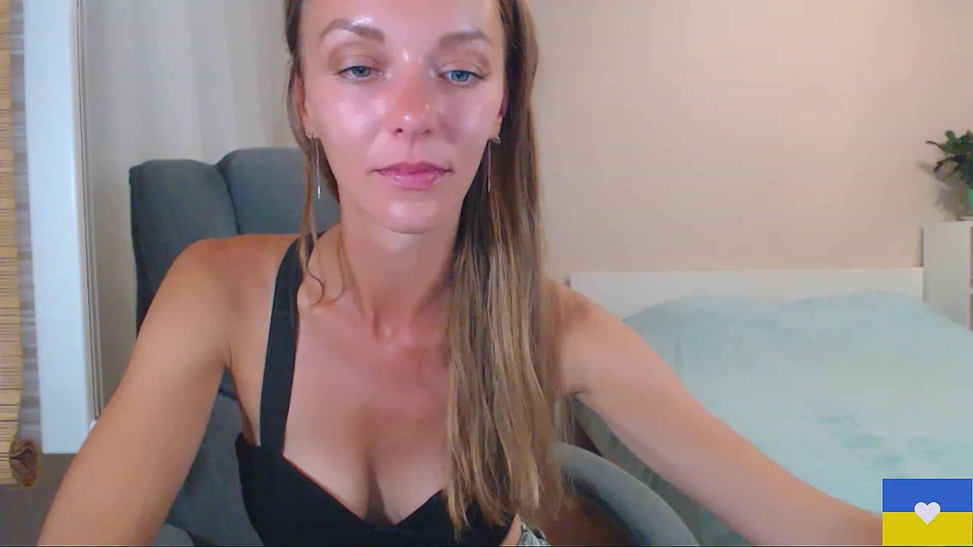 Gallery image thumbnail from Divine_Phenix's myfreecams stream on, 08/06/2023, 19:30 image 16 of 20