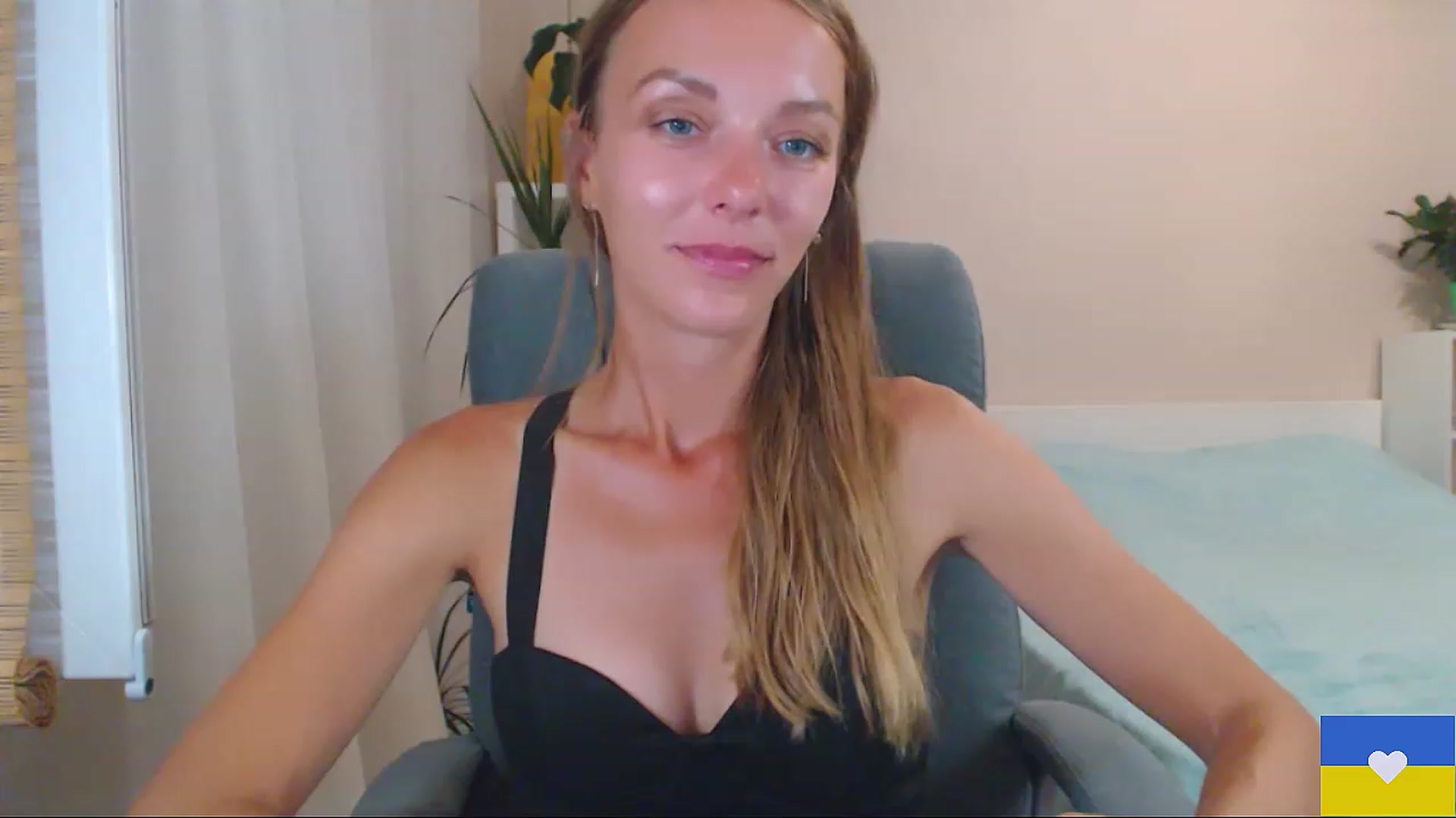 Gallery image thumbnail from Divine_Phenix's myfreecams stream on, 08/06/2023, 19:30 image 13 of 20