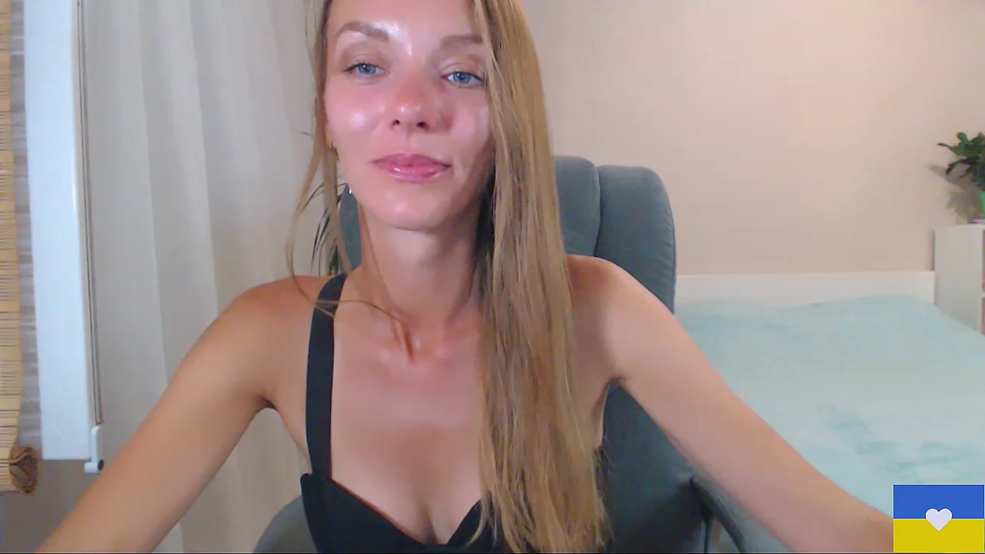 Gallery image thumbnail from Divine_Phenix's myfreecams stream on, 08/06/2023, 19:30 image 3 of 20