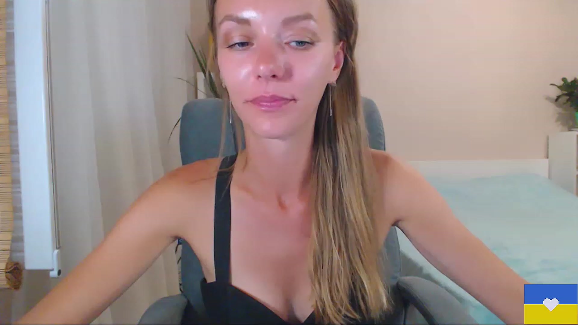 Gallery image thumbnail from Divine_Phenix's myfreecams stream on, 08/06/2023, 19:30 image 12 of 20