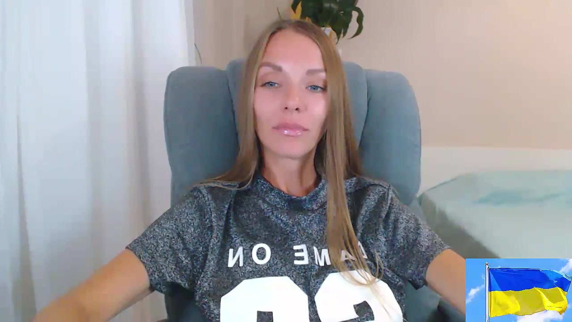 Gallery image thumbnail from Divine_Phenix's myfreecams stream on, 08/08/2023, 18:20 image 9 of 20