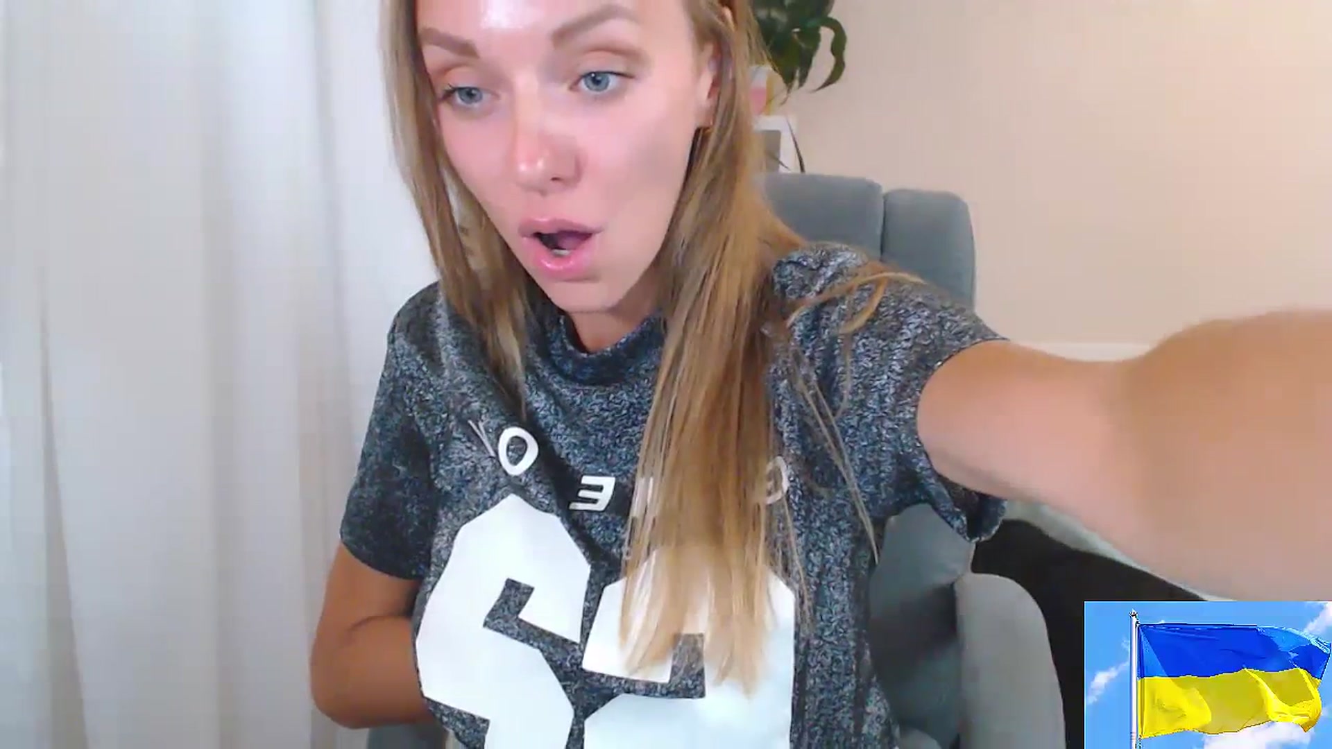 Gallery image thumbnail from Divine_Phenix's myfreecams stream on, 08/08/2023, 18:20 image 5 of 20
