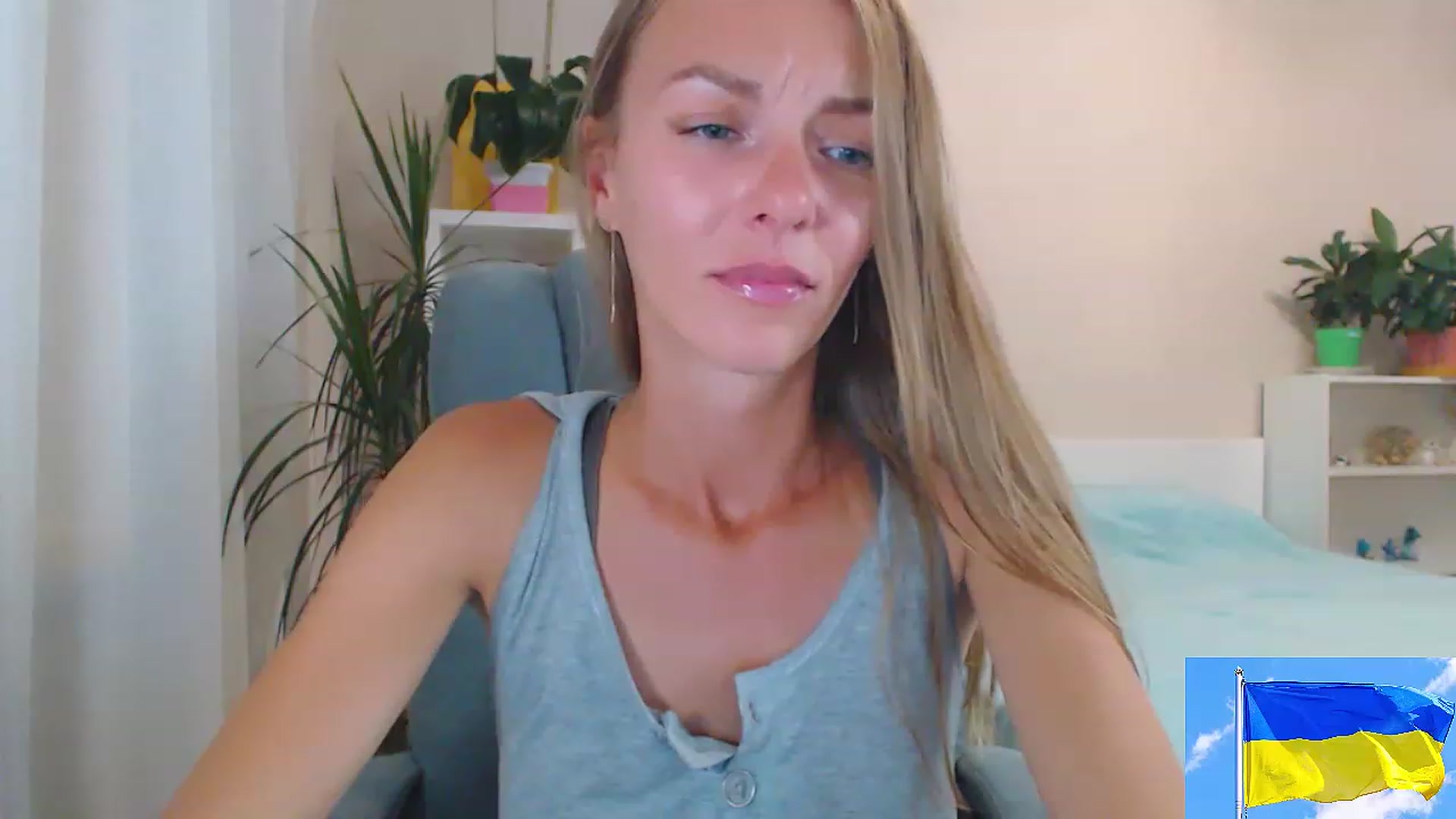 Gallery image thumbnail from Divine_Phenix's myfreecams stream on, 08/15/2023, 19:14 image 19 of 20