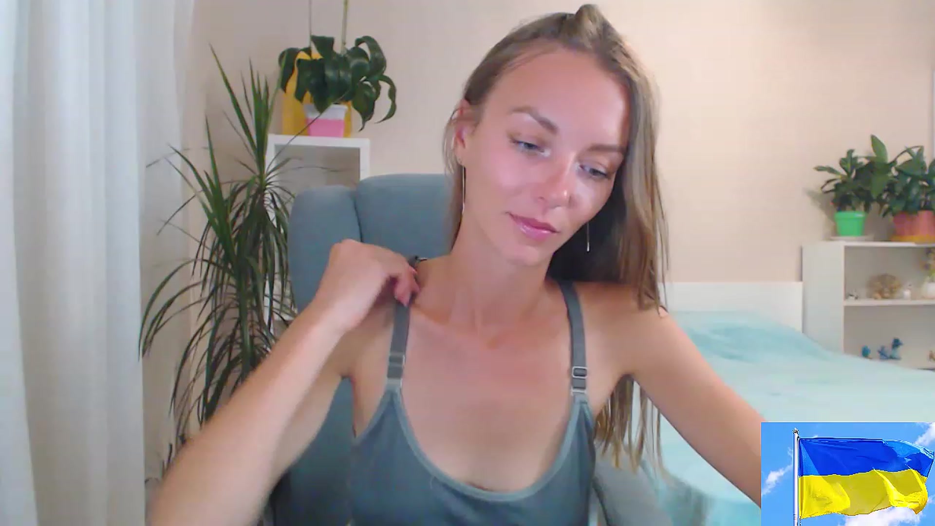 Gallery image thumbnail from Divine_Phenix's myfreecams stream on, 08/15/2023, 19:14 image 9 of 20