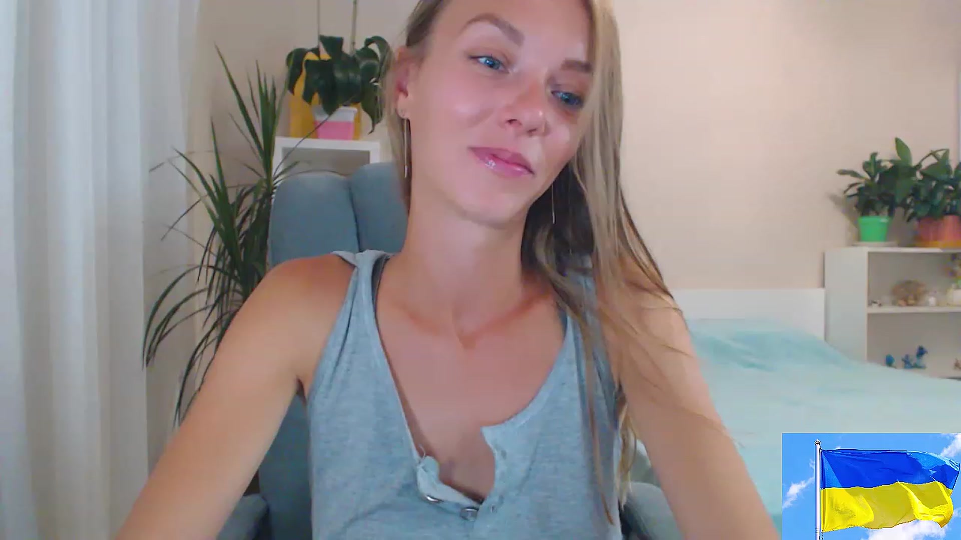 Gallery image thumbnail from Divine_Phenix's myfreecams stream on, 08/15/2023, 19:14 image 14 of 20