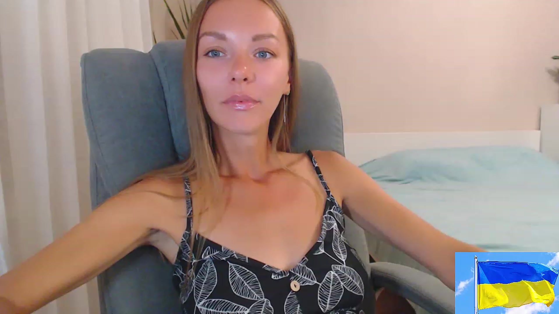 Gallery image thumbnail from Divine_Phenix's myfreecams stream on, 08/16/2023, 20:04 image 5 of 20