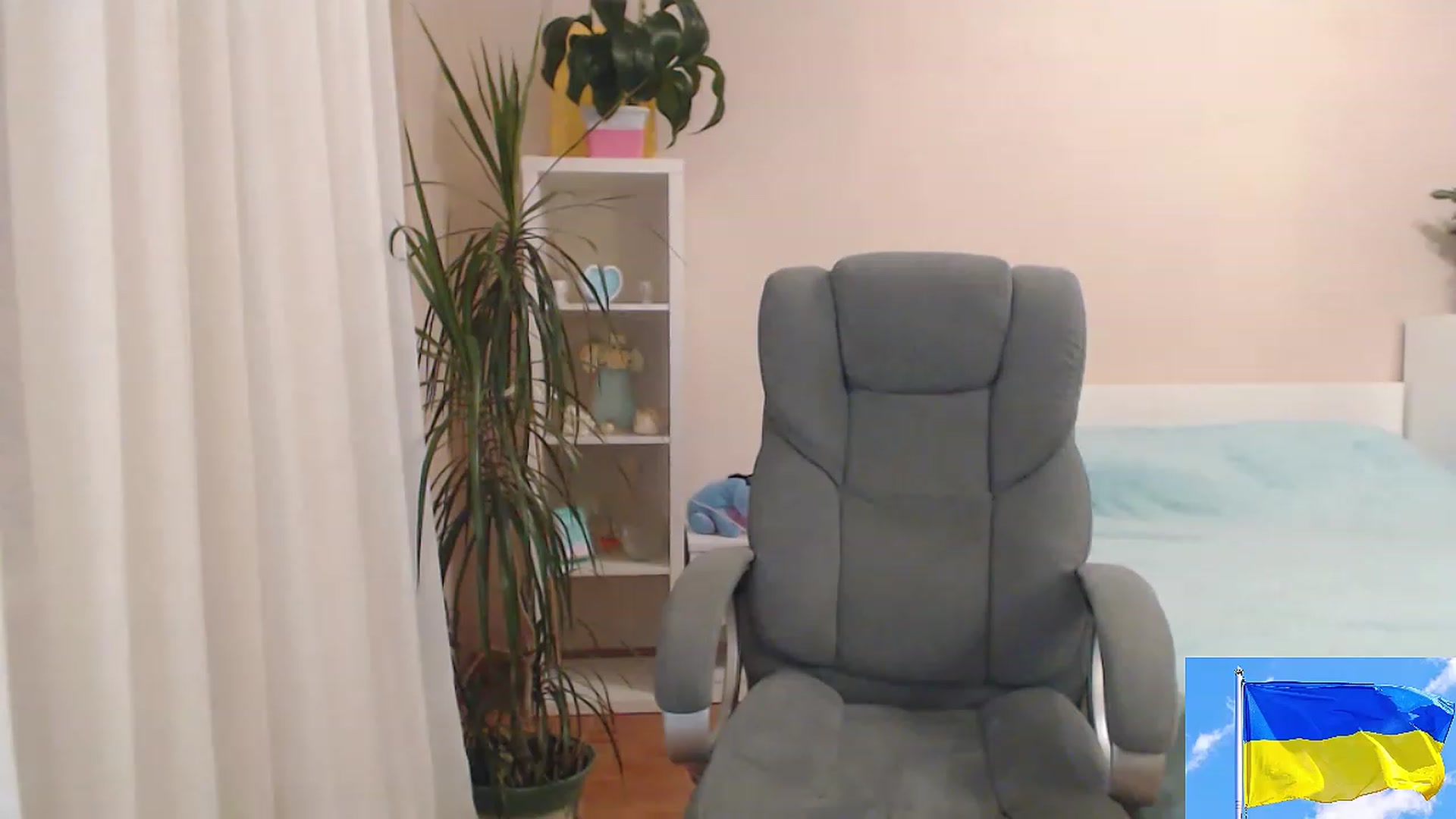 Gallery image thumbnail from Divine_Phenix's myfreecams stream on, 08/16/2023, 20:04 image 13 of 20