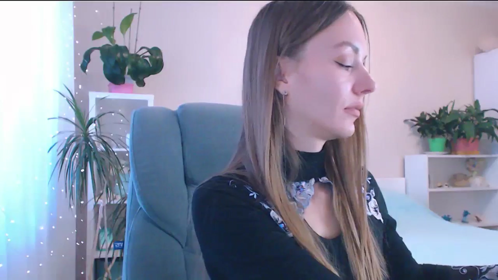 Gallery image thumbnail from Divine_Phenix's myfreecams stream on, 02/05/2024, 13:20 image 7 of 20