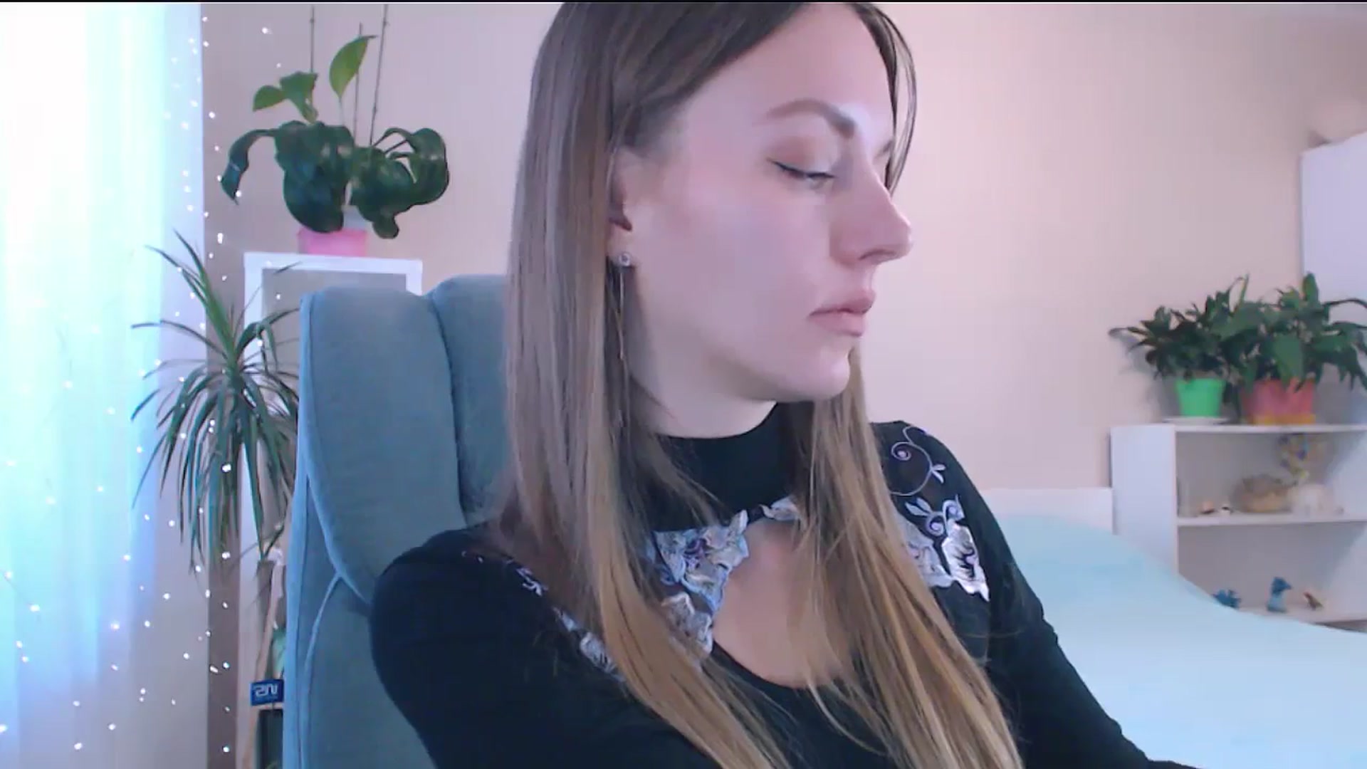 Gallery image thumbnail from Divine_Phenix's myfreecams stream on, 02/05/2024, 13:20 image 17 of 20