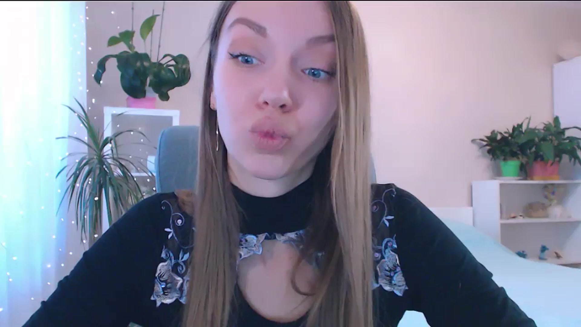 Gallery image thumbnail from Divine_Phenix's myfreecams stream on, 02/05/2024, 13:20 image 10 of 20