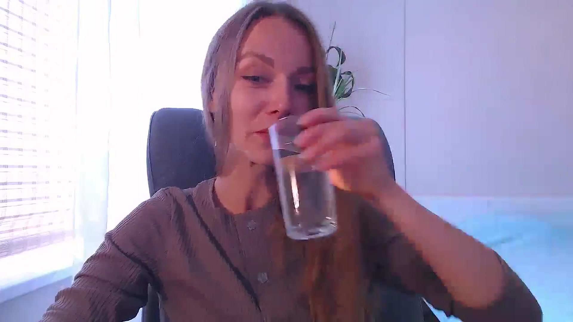Gallery image thumbnail from Divine_Phenix's myfreecams stream on, 06/14/2024, 06:15 image 3 of 20