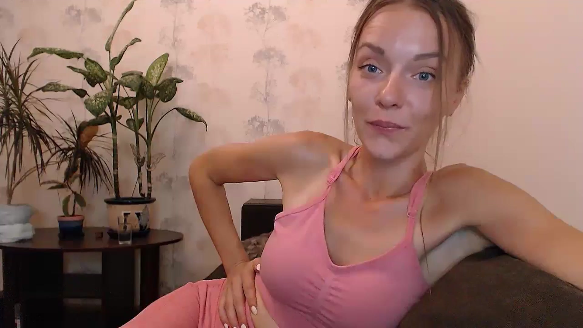 Gallery image thumbnail from Divine_Phenix's myfreecams stream on, 08/07/2024, 22:28 image 7 of 20