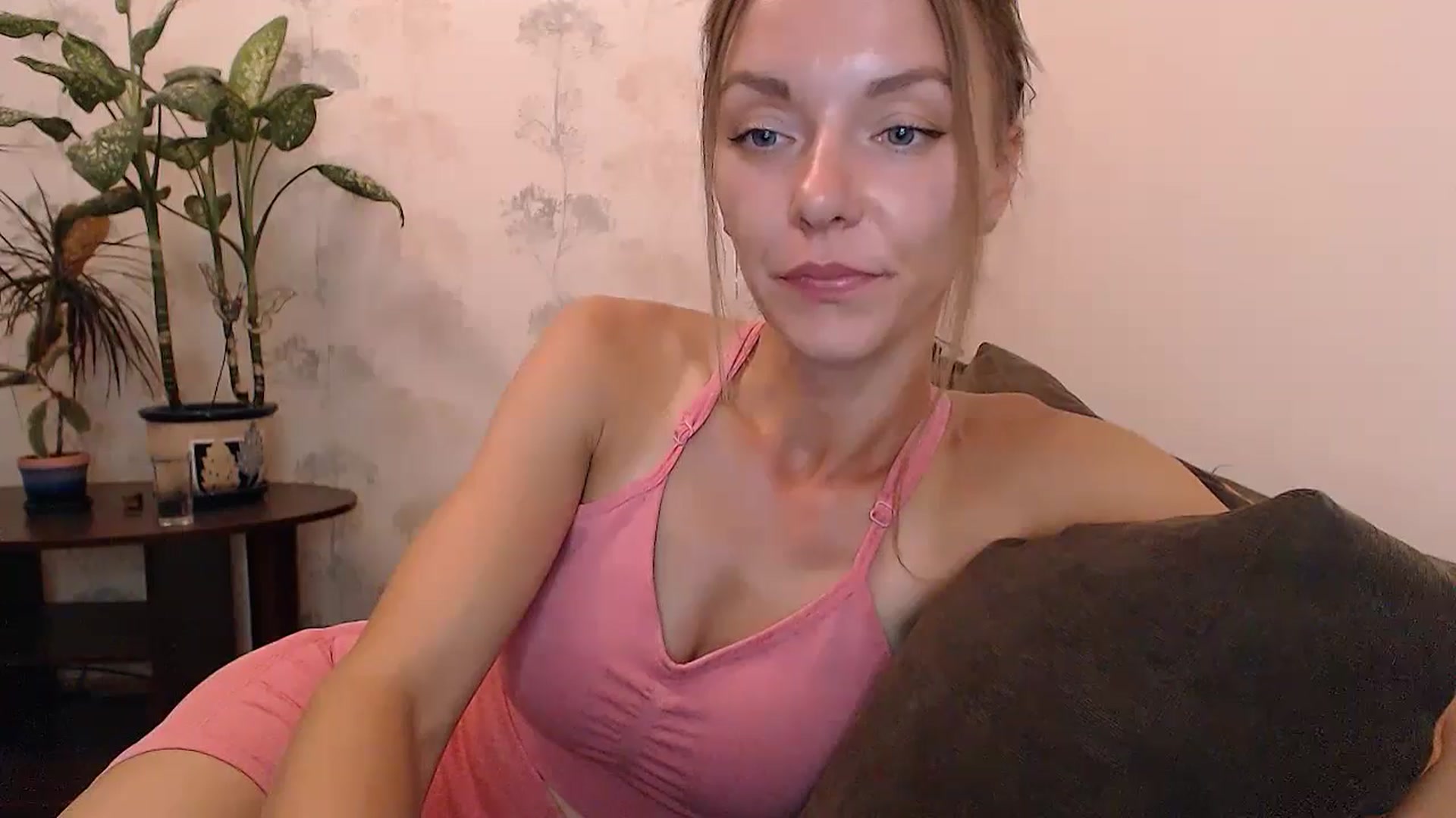 Gallery image thumbnail from Divine_Phenix's myfreecams stream on, 08/07/2024, 22:28 image 3 of 20