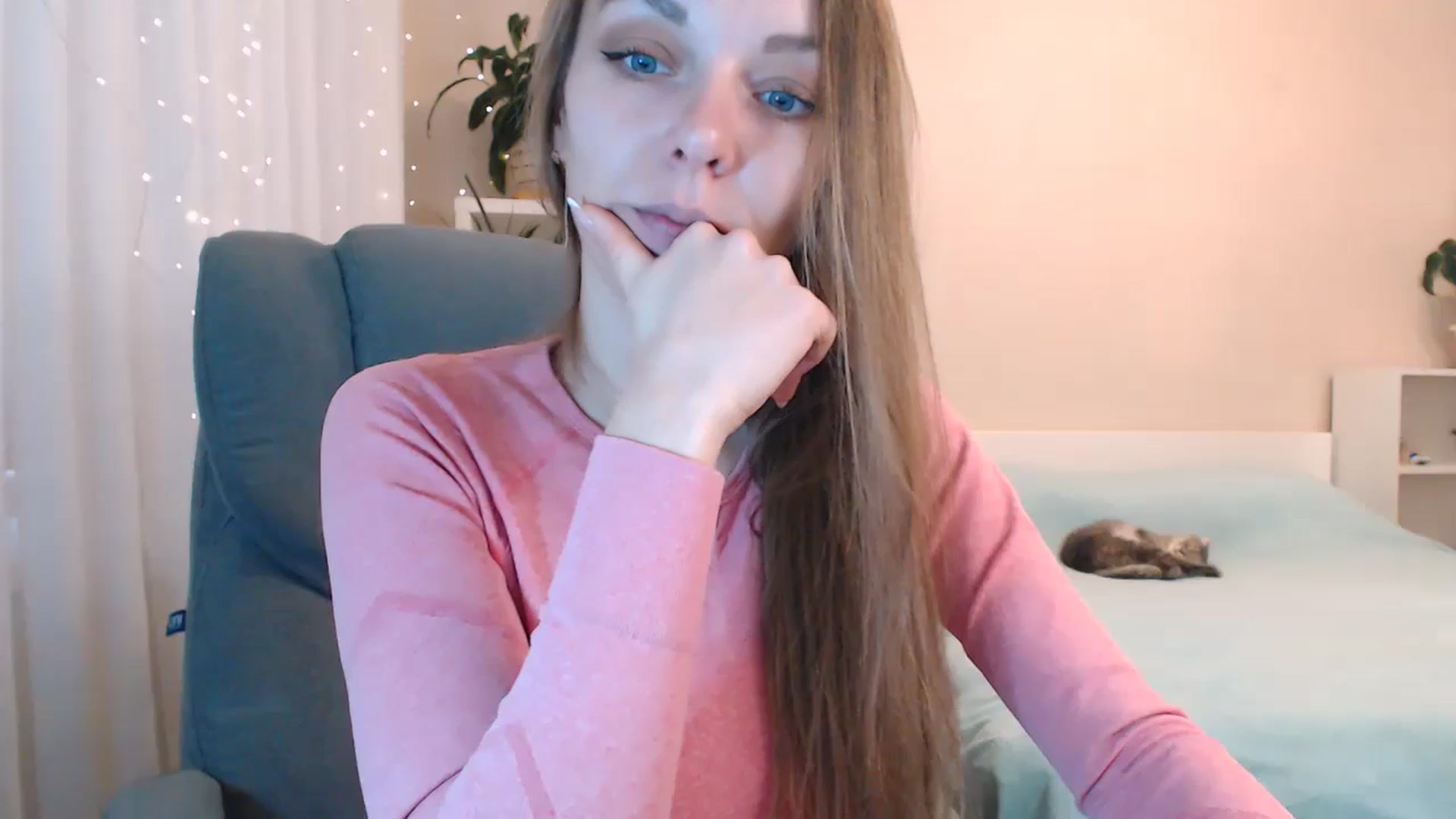 Gallery image thumbnail from Divine_Phenix's myfreecams stream on, 11/14/2024, 06:52 image 15 of 20