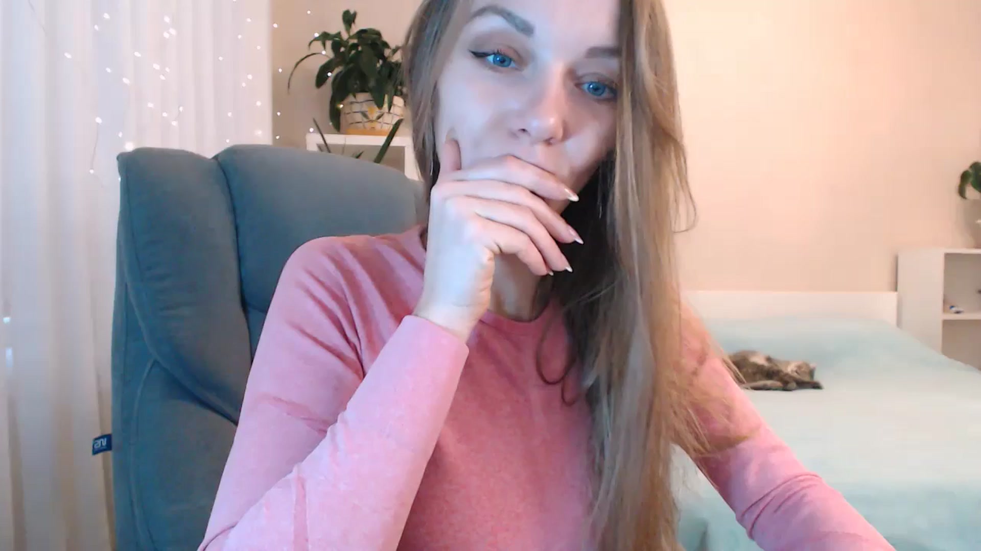 Gallery image thumbnail from Divine_Phenix's myfreecams stream on, 11/14/2024, 06:52 image 19 of 20